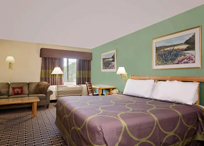 Super 8 By Wyndham Cloquet