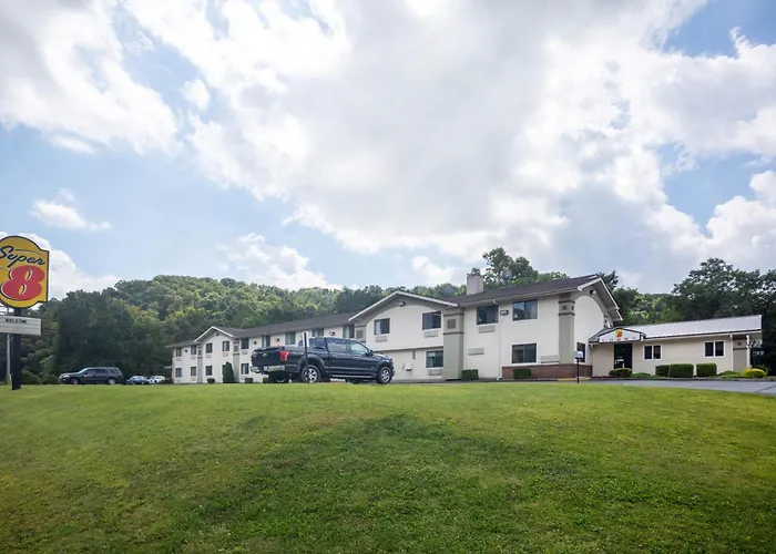 Super 8 By Wyndham Elkins