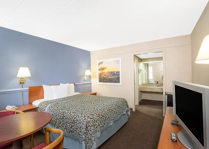 Days Inn By Wyndham Lincolnton
