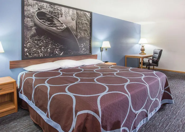 Super 8 By Wyndham Monmouth Il