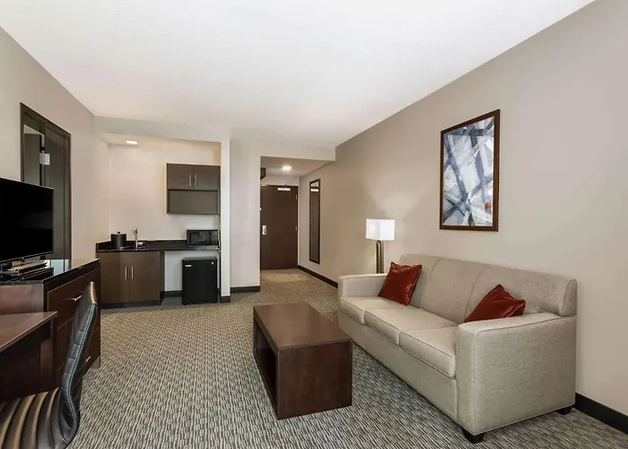 Wingate By Wyndham Angola