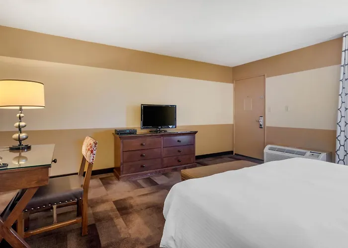 Carlton Oaks Lodge, An Ascend Collection Hotel