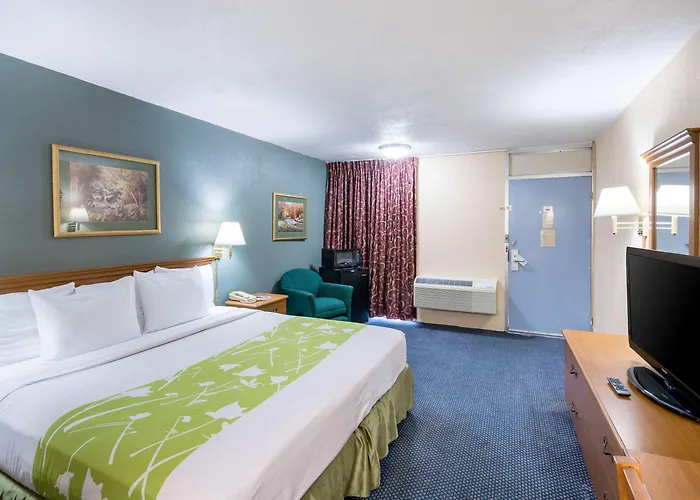 Rodeway Inn And Suites