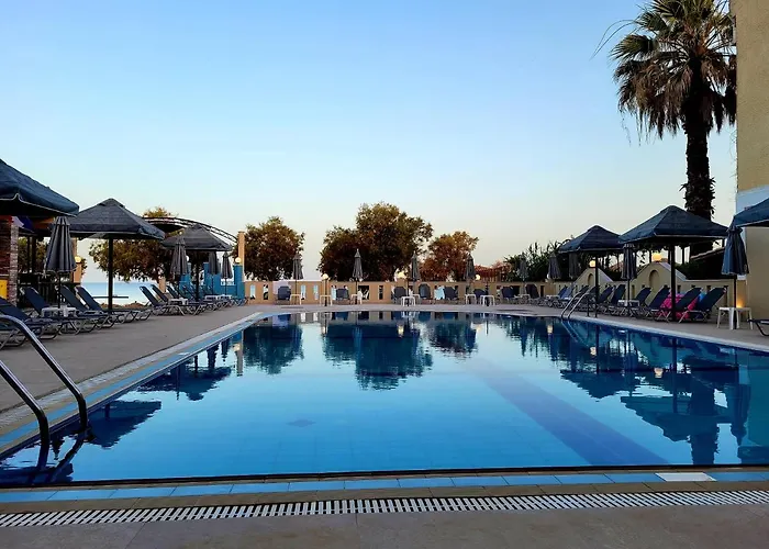 Jannos Beach Hotel