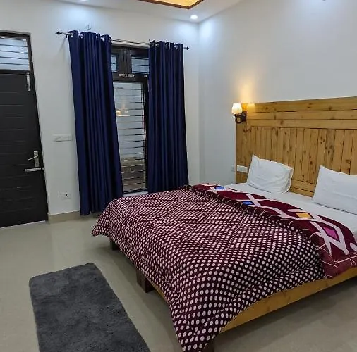 Hotel Himalayan Foxhole