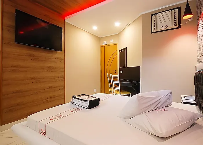 Red Rose Motel & Hotel