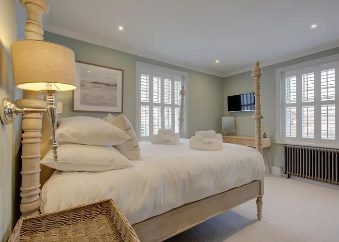 The Railway Hotel By Barefoot Retreats