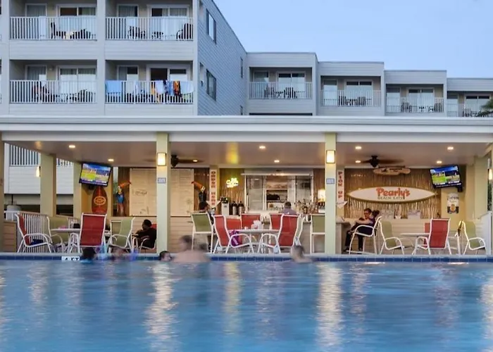 2 Bed Condo With Balcony Facing Pool And Sunsets!