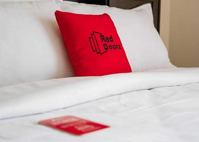 RedDoorz at Hotel Rumberpon Sorong