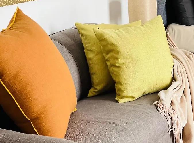 Elegant Condo Staycation In Cainta