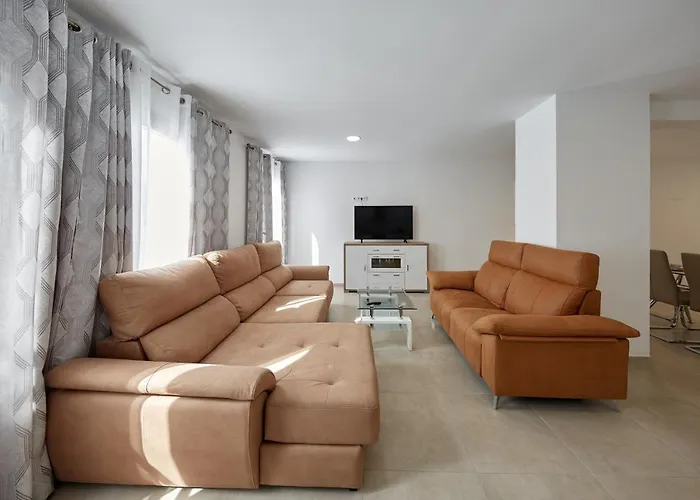 Sonrisa Deluxe Apartments, Levante