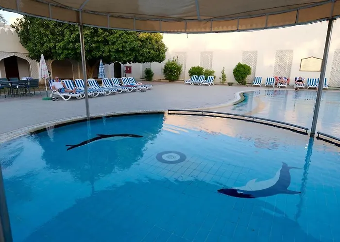 Falaj Daris Hotel