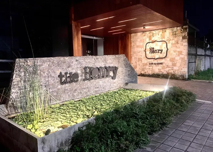The Henry Hotel Roost Bacolod