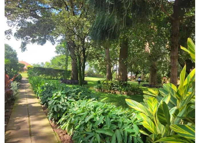 Acholi Inn