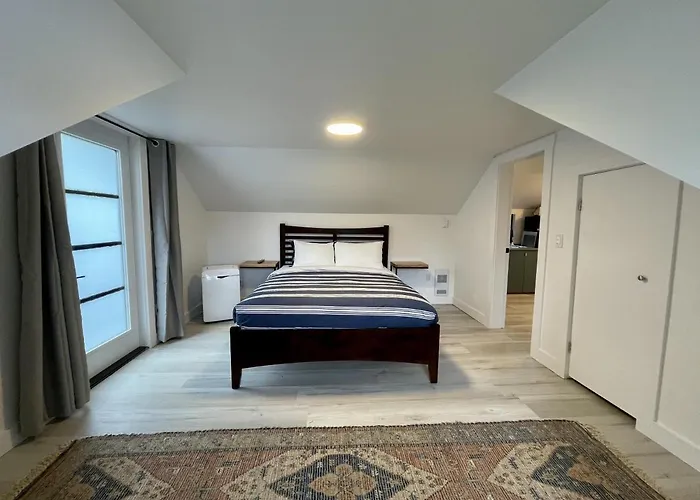 Salt Loft - Oceanfront, Hot Tub And Firepit!