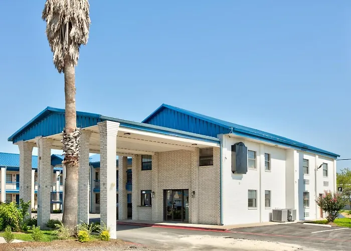 Super 8 By Wyndham Victoria - South - Hwy 59
