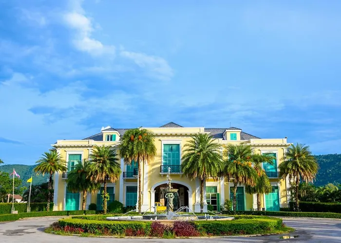 Chateau De Khaoyai Hotel & Resort
