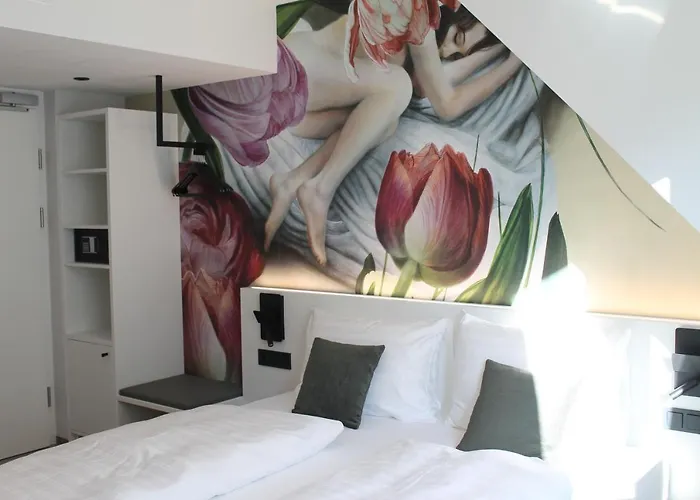 Art-Inn Design Self-Check-In-Hotel