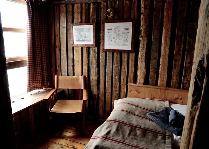 Basecamp Hotel