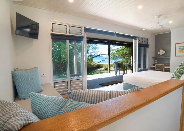 The Bungalows - Absolute Beachfront