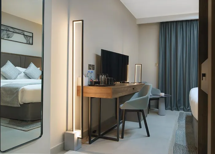 Hotel Holiday International