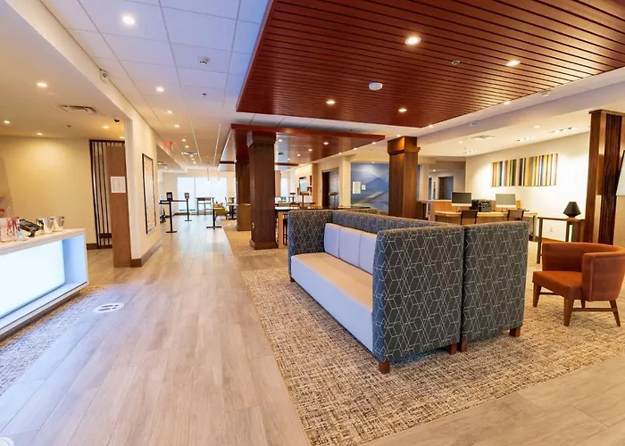Holiday Inn Express & Suites Dayton East - Beavercreek By Ihg