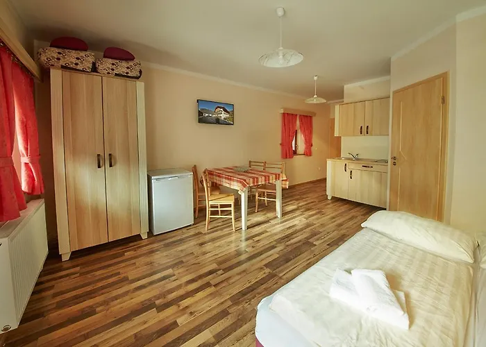 Rute Hotel And Apartments