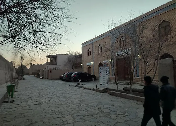 Islambek Hotel & Travel