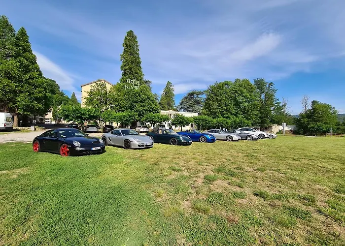 Logis Hotel Les Cedres