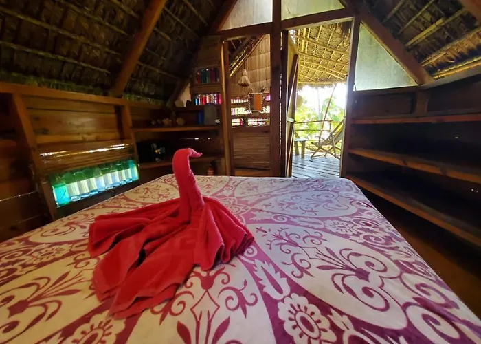 Derek'S Place Eco-Lodge