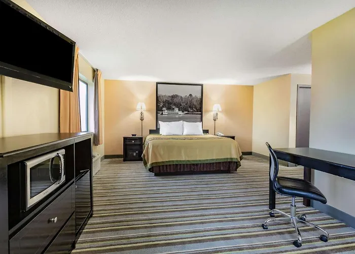 Super 8 By Wyndham Iowa Falls
