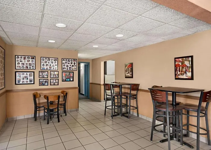 Days Inn By Wyndham Canastota Verona