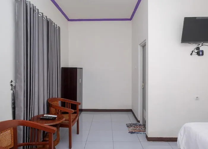 Urbanview Syariah Zidney 3 Salatiga By Reddoorz