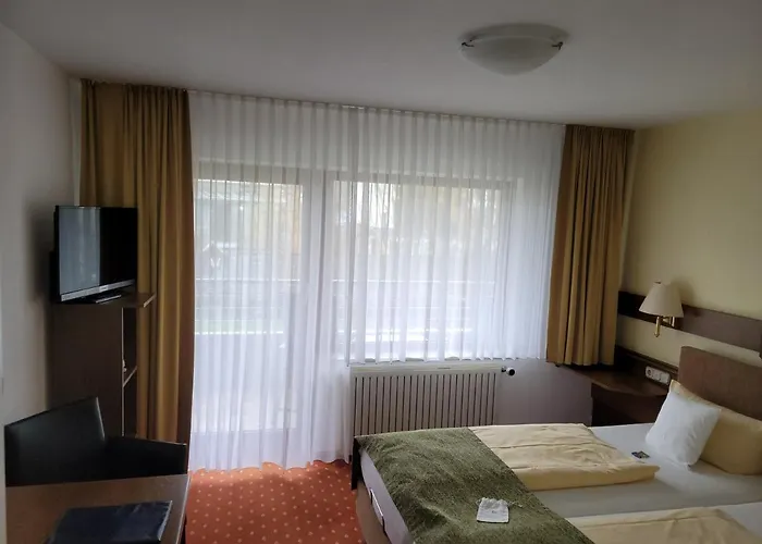 Kurparkhotel-Gemuend