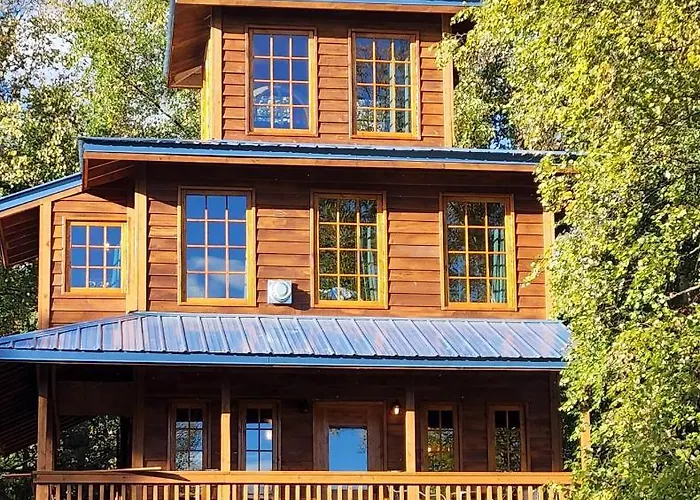 The Eagle'S Nest Treehouse Cabin
