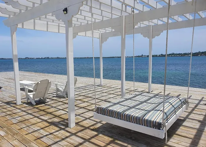 Sea Eye Hotel - Tropical Building