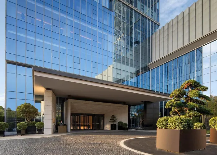 Courtyard By Marriott Luoyang