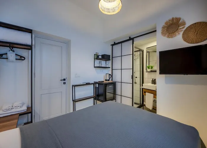 The Easy Rooms Verandah