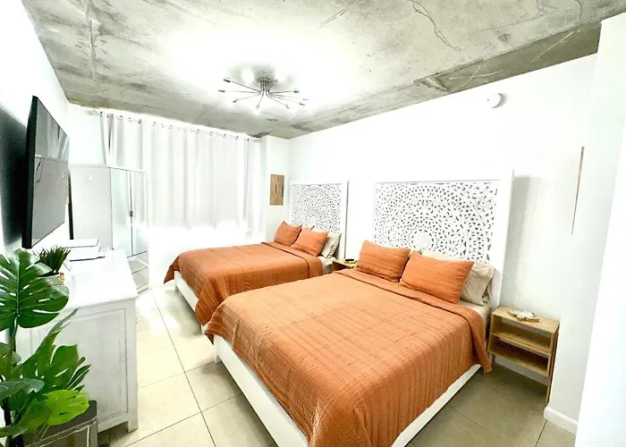 Beautiful 1Bd 1Bth At Midblock Free Parking