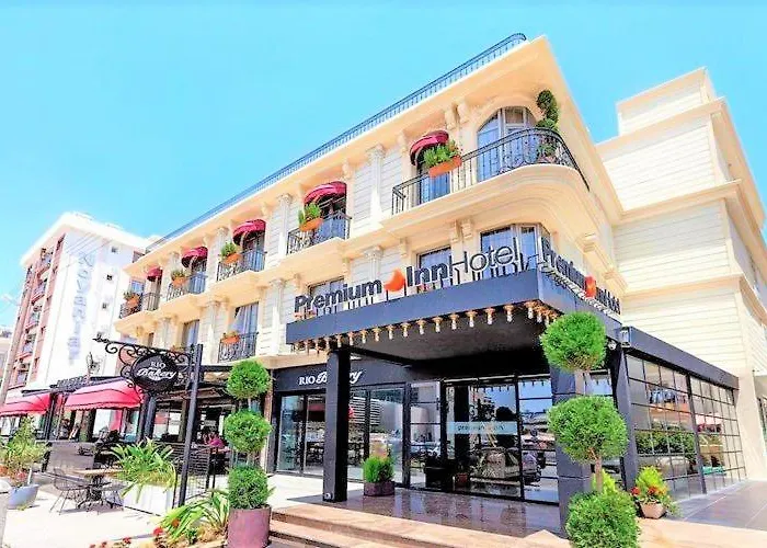 Premium Inn City Hotel & Restaurant Central Shopping Street Location !
