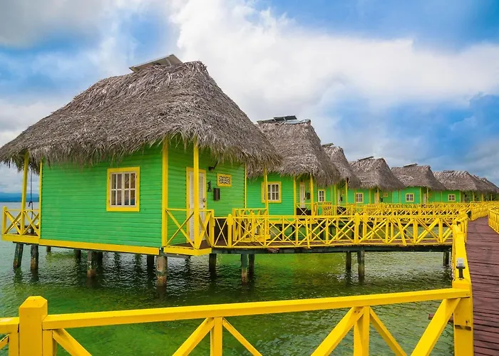 Punta Caracol Acqua Lodge