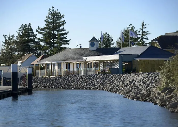 Rooms At Haslar Marina