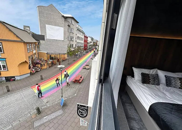 B14 Apartments & Rooms