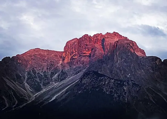 HOTEL DOLOMITI di De Martin D Oscar