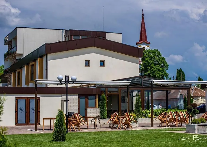 Hotel River