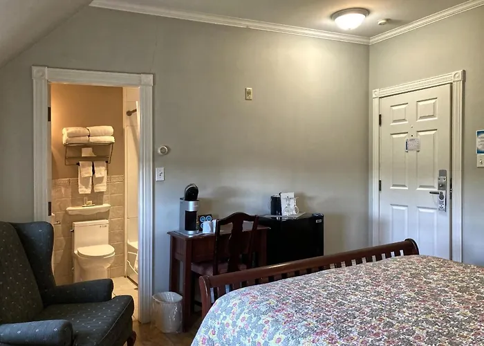 Lunenburg Arms Hotel