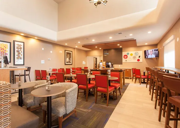 Holiday Inn Express & Suites