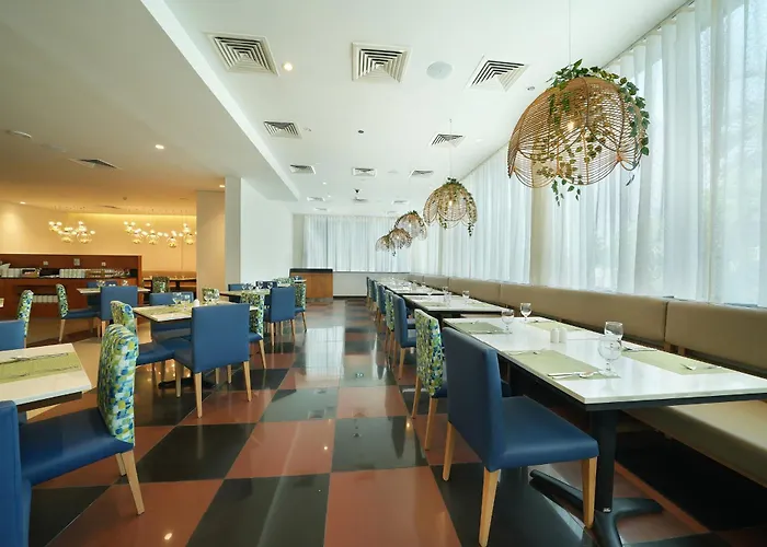 Arabian Park Dubai, An Edge By Rotana Hotel