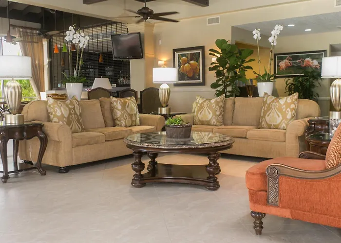 Comfort Suites Paradise Island