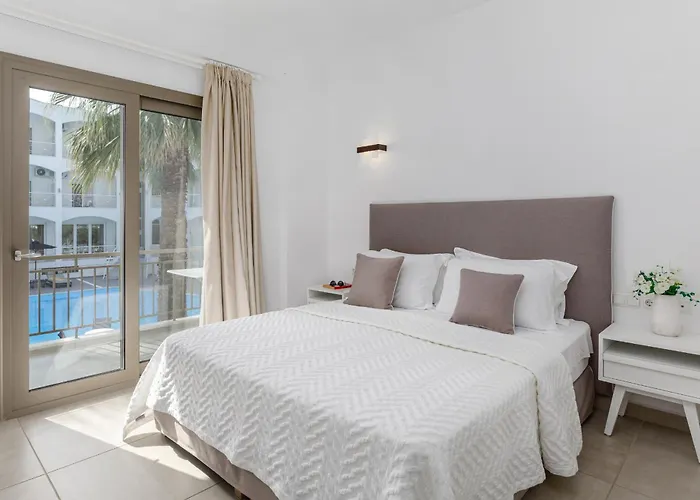 Stavros Beach Hotel